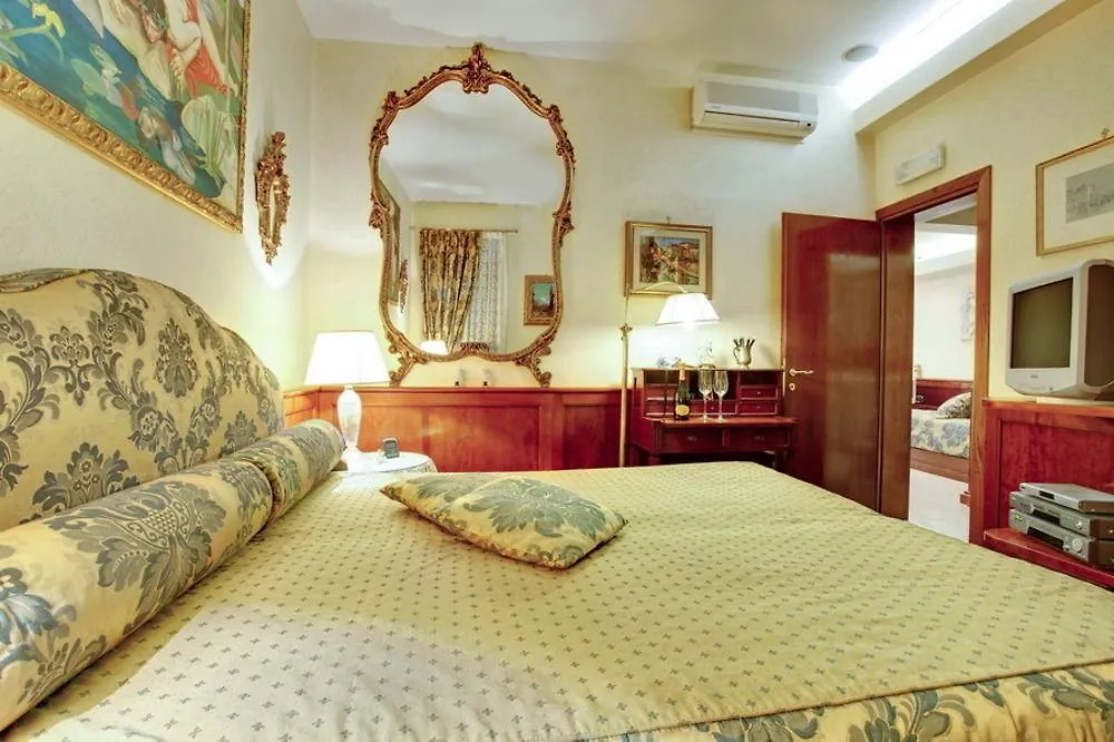 Regina Elena Apartment البندقية